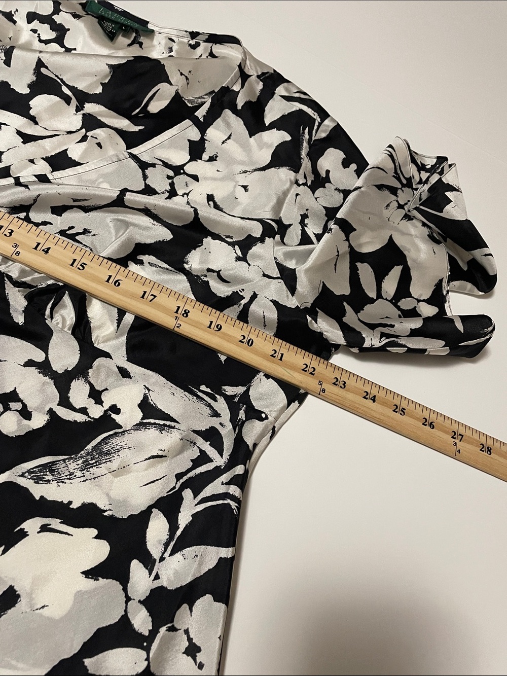 Lauren Ralph Lauren Black Silk Floral Wrap Short Sleeve Blouse Sz Large - Picture 4 of 9